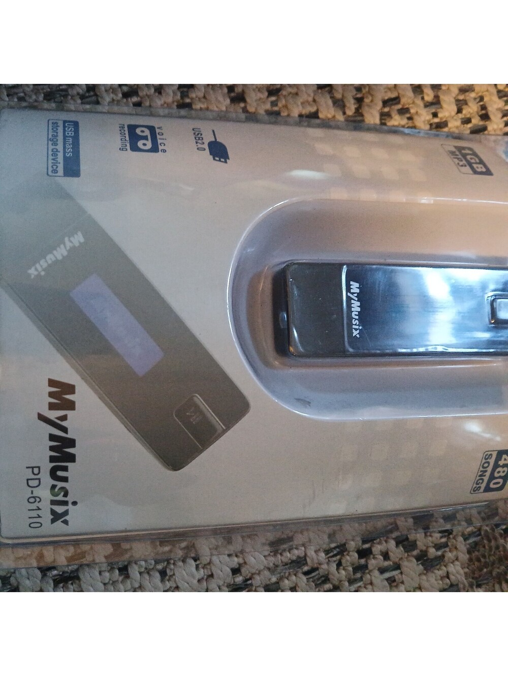 MYMUSIX PD-6110 1GB MP3 PLAYER MUSIC FM RADIO USB 2.0